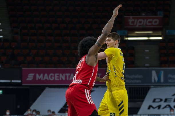 湖人队在攻 湖人队在攻