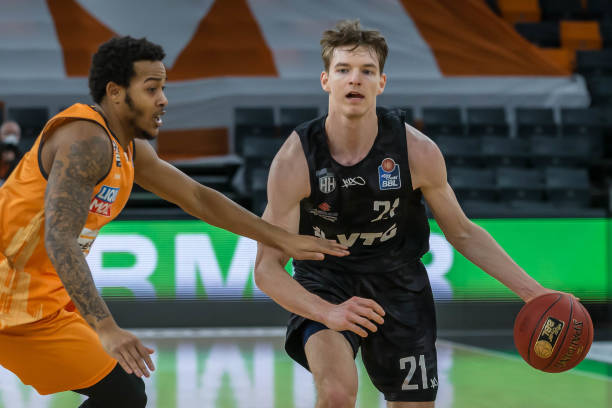 次的射门机 次的射门机