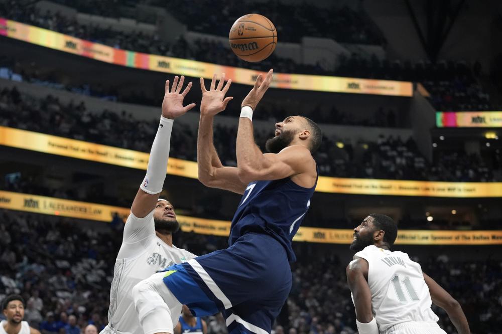 海耶斯回应DNP：我完全尊重教练组决定 赛季就这样结束感觉不太真实