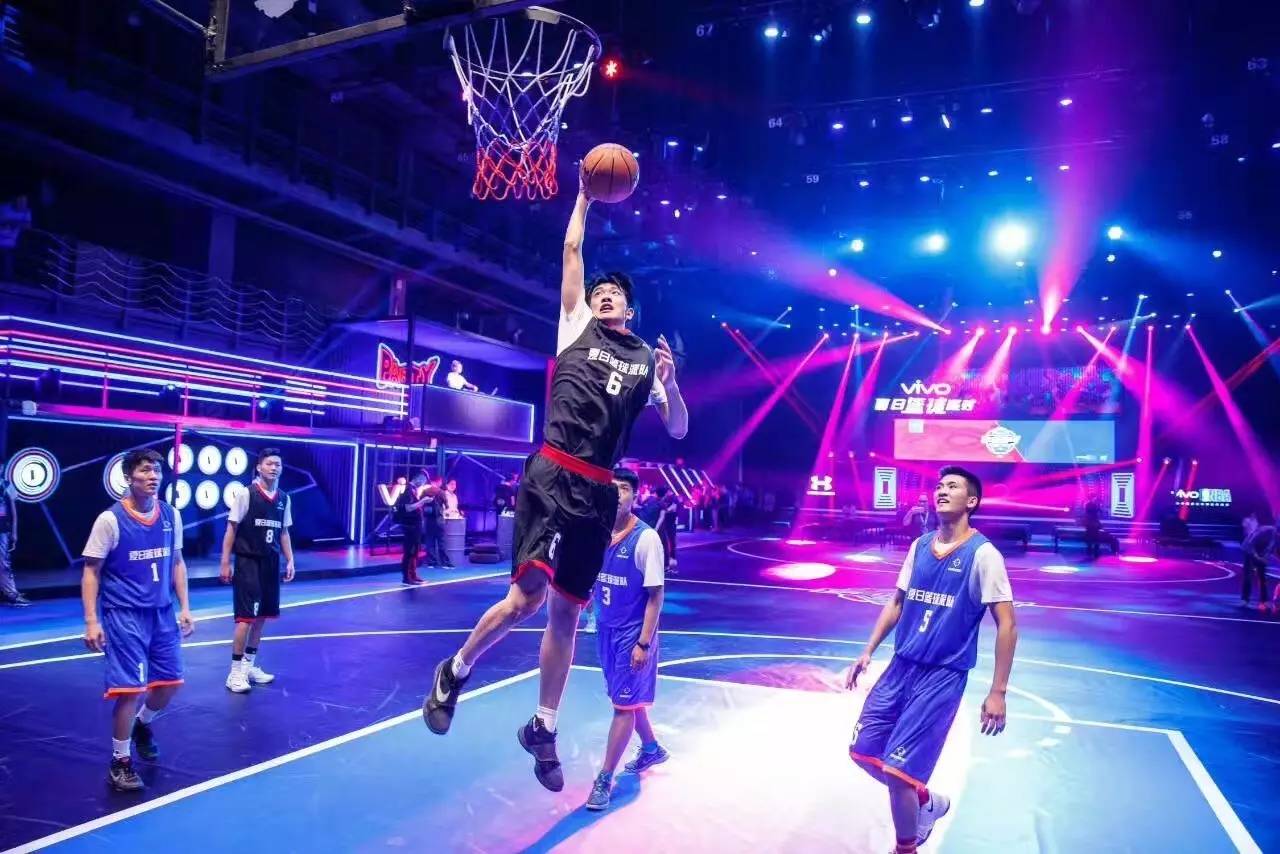 越南羽毛球公开赛：我国女子双打直落两盘胜印尼组合 进半决赛