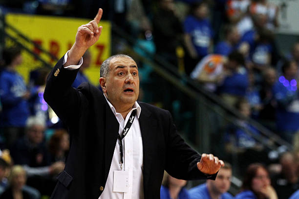 步的年轻球 步的年轻球