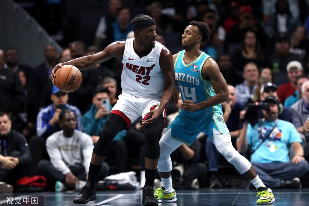 位球被解围 位球被解围