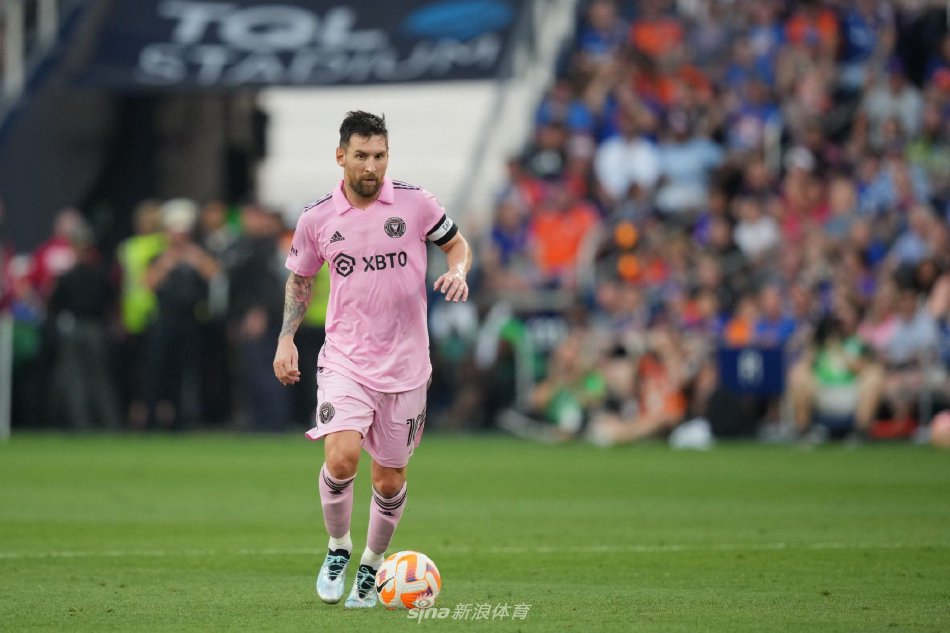 半场战报：国安2-0亚泰，塞尔吉尼奥破旧主，法比奥点射